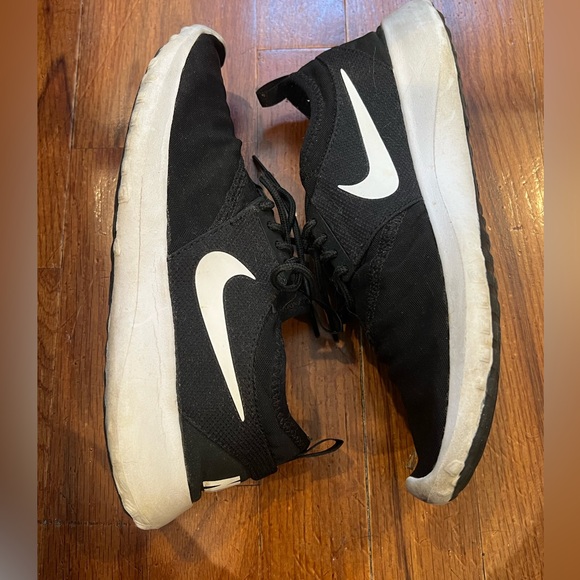 Nike Shoes - Nike Women’s Sneakers